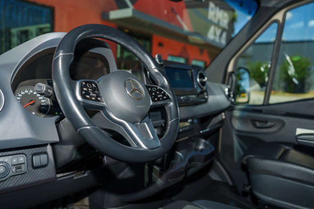 Used 2024 Mercedes-Benz Sprinter 2500 image 30