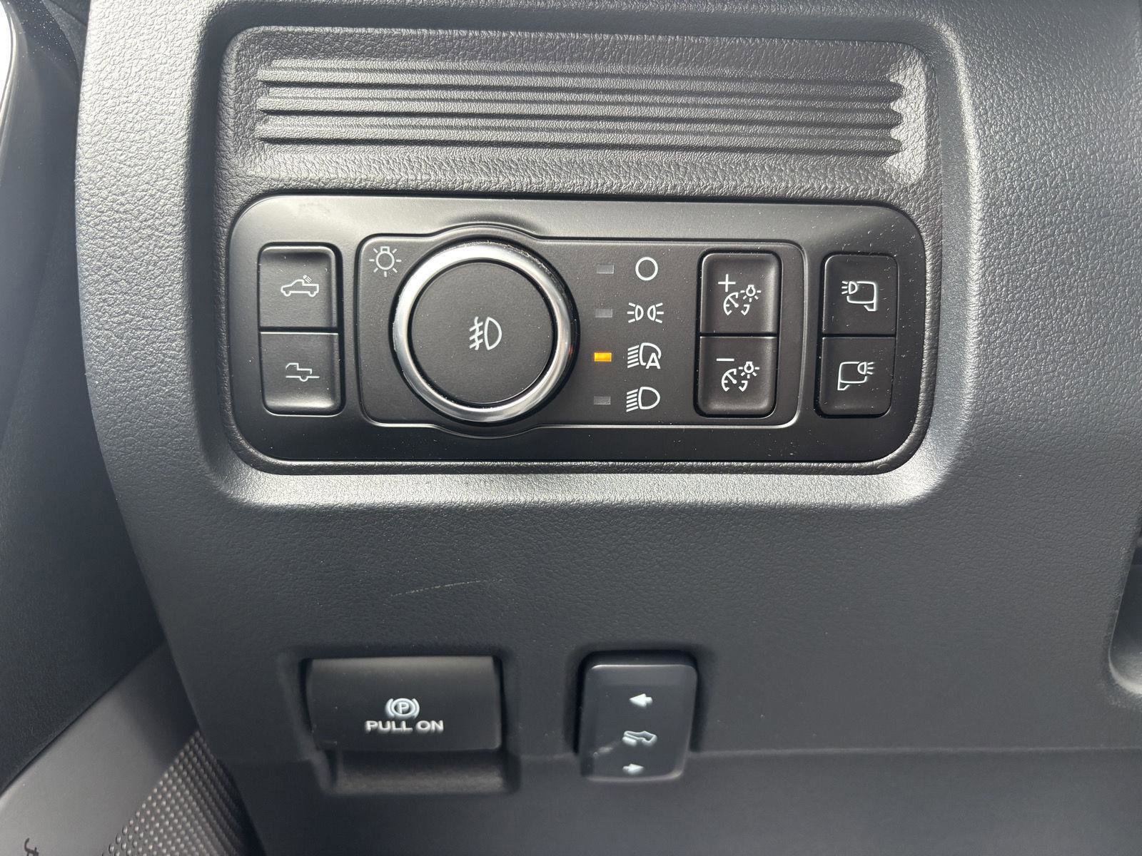 New 2025 Ford F350 Platinum image 34