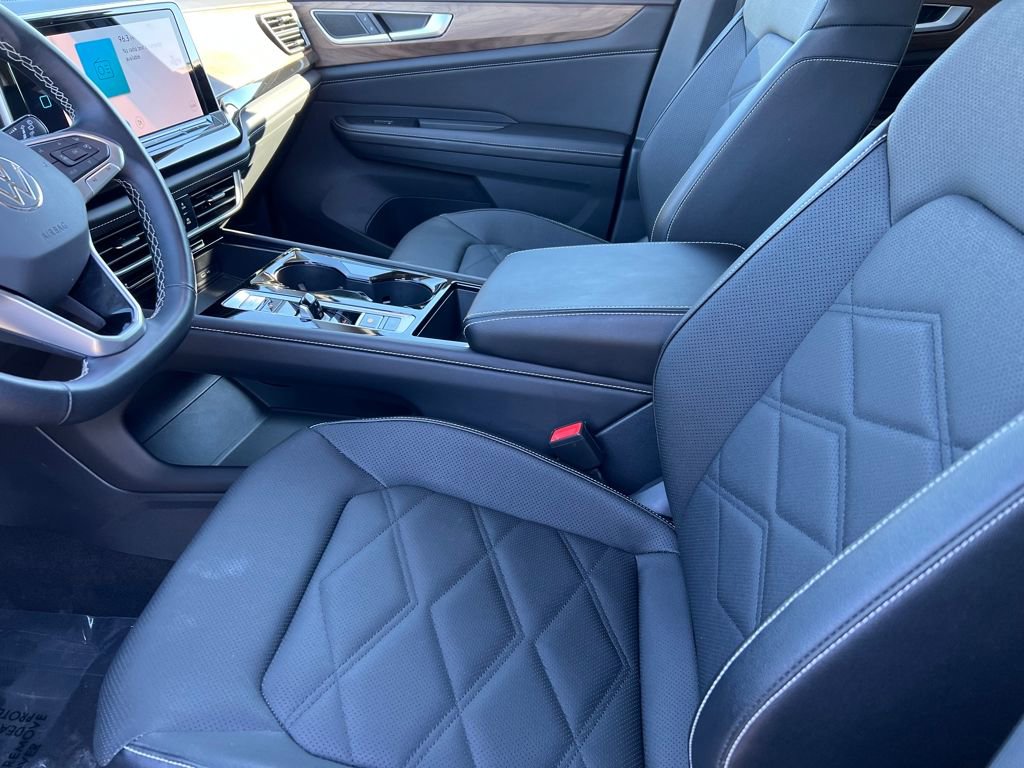 Used 2025 Volkswagen Atlas SE image 8