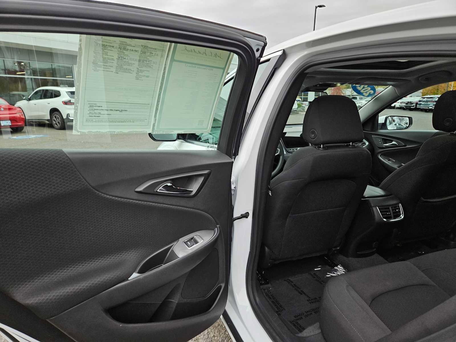 Used 2024 Chevrolet Malibu LT image 38