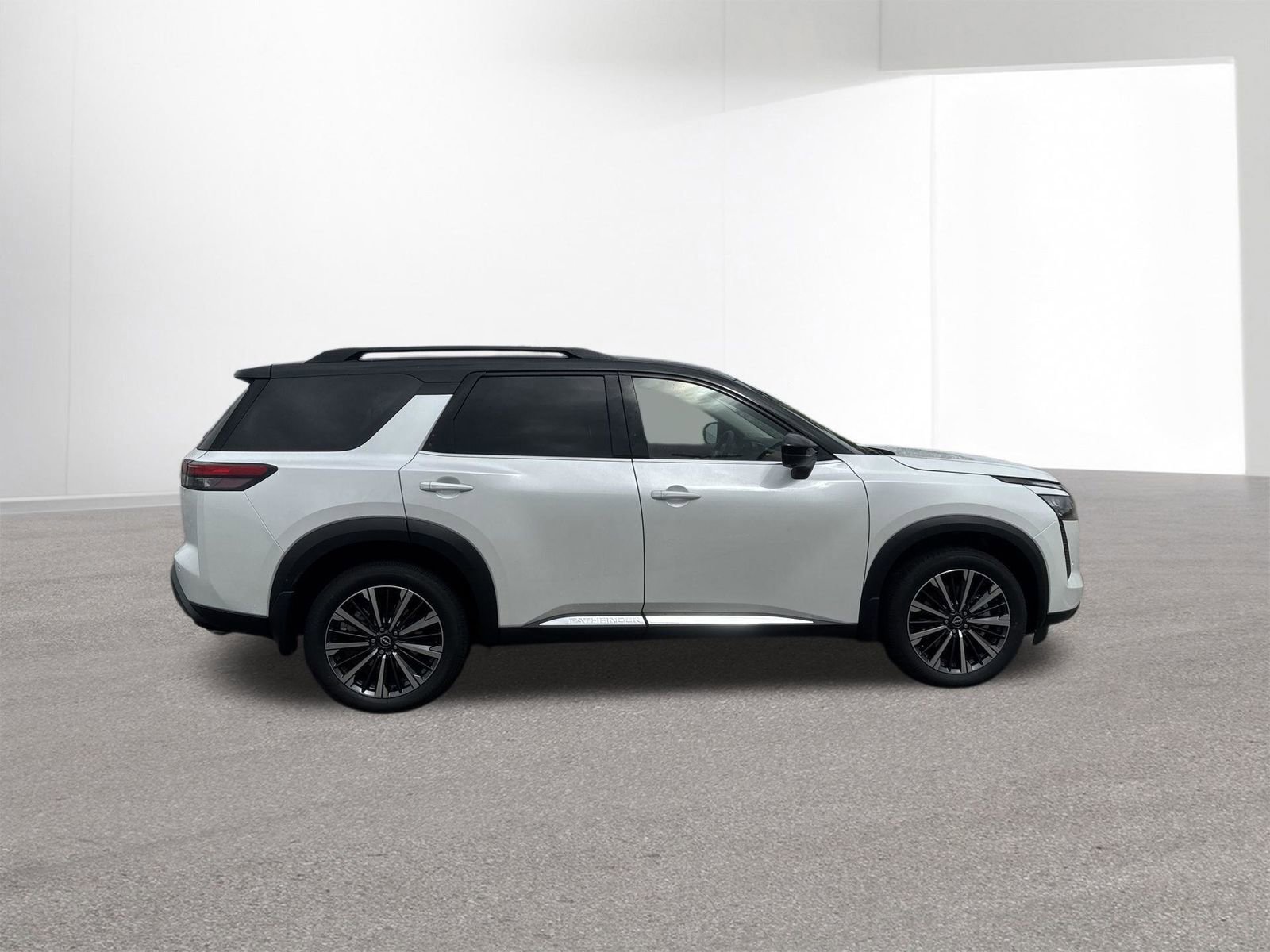 Used 2026 Nissan Pathfinder Platinum AWD/4WD image 31