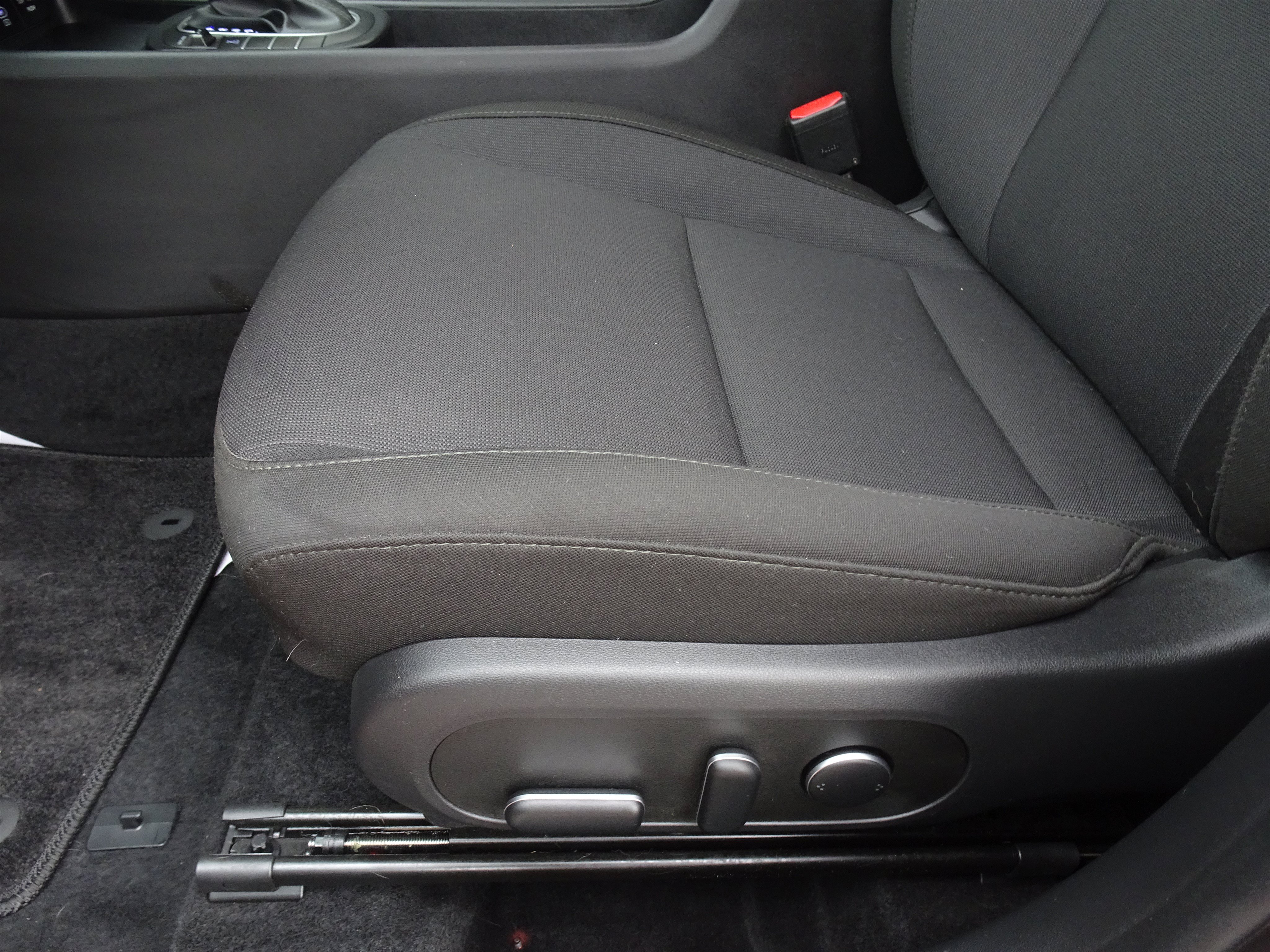 Used 2025 Hyundai Kona SEL AWD/4WD image 9