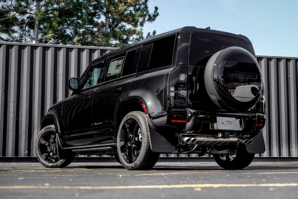 New 2026 Land Rover Defender 110 X-Dynamic SE AWD/4WD image 2