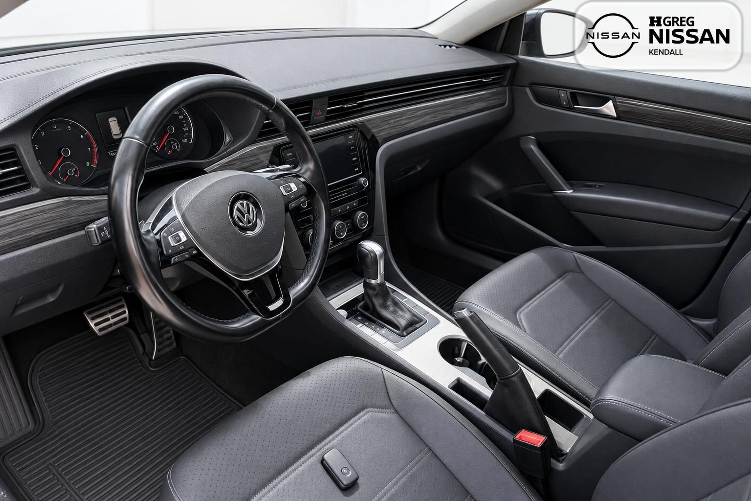 Used 2020 Volkswagen Passat 2.0T R-Line FWD image 6