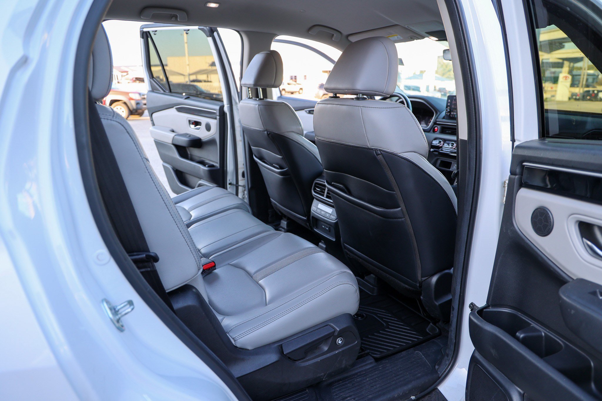 Used 2024 Honda Pilot EX-L image 37