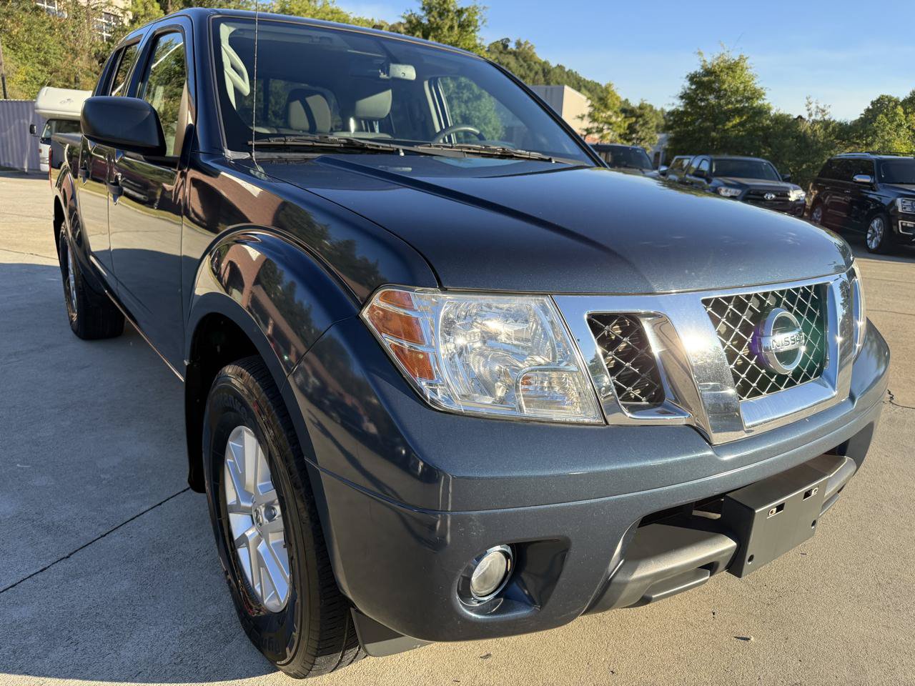 Used 2020 Nissan Frontier SV RWD image 6