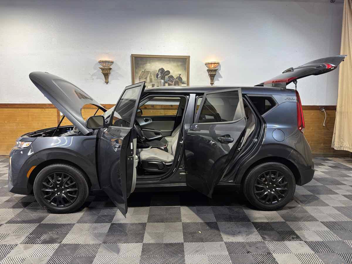 Used 2020 Kia Soul LX FWD image 12