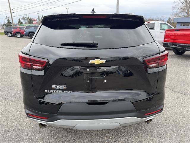 Used 2024 Chevrolet Blazer LT w/ Convenience Package AWD/4WD image 3