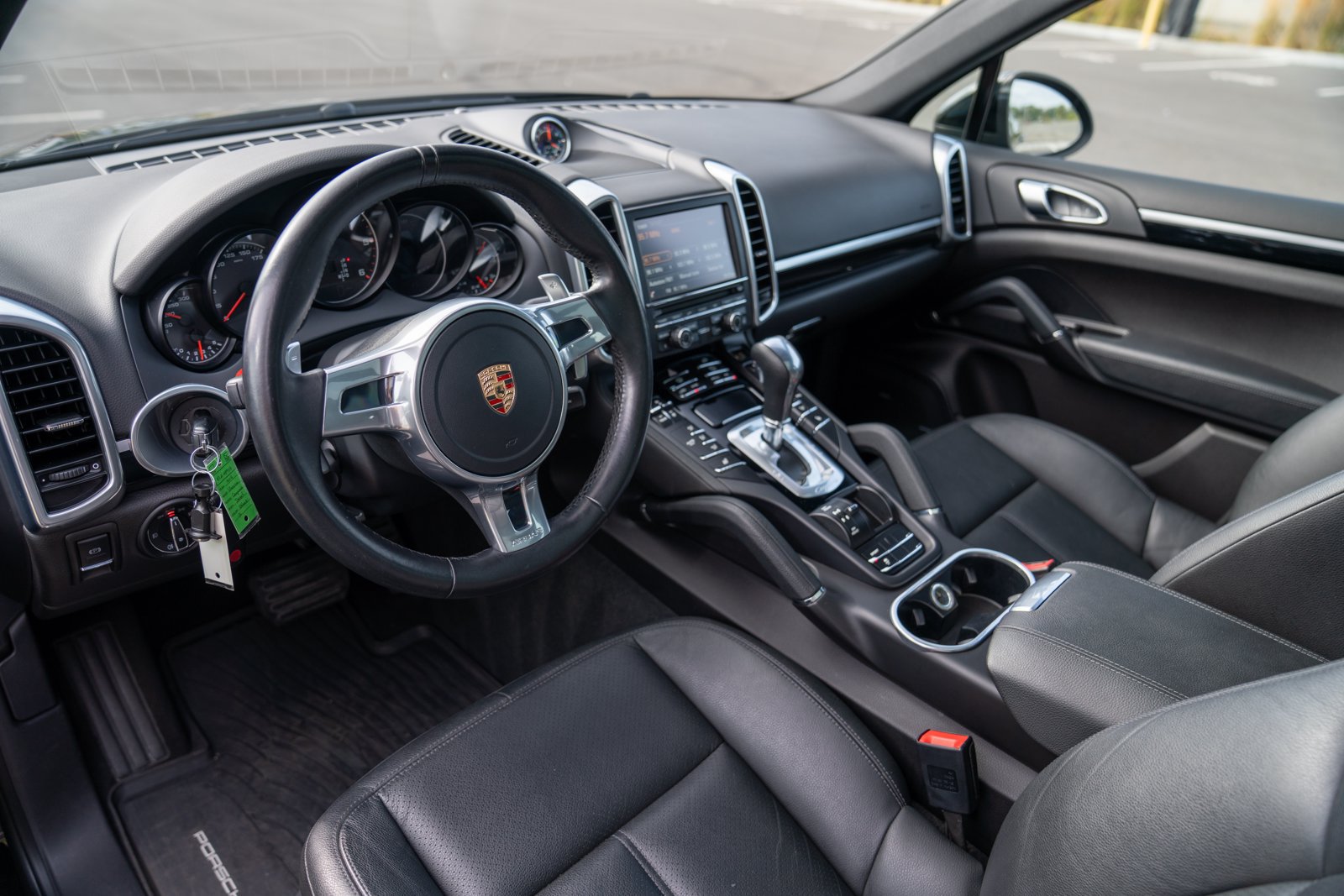 Certified 2014 Porsche Cayenne Diesel Platinum Edition AWD/4WD image 4