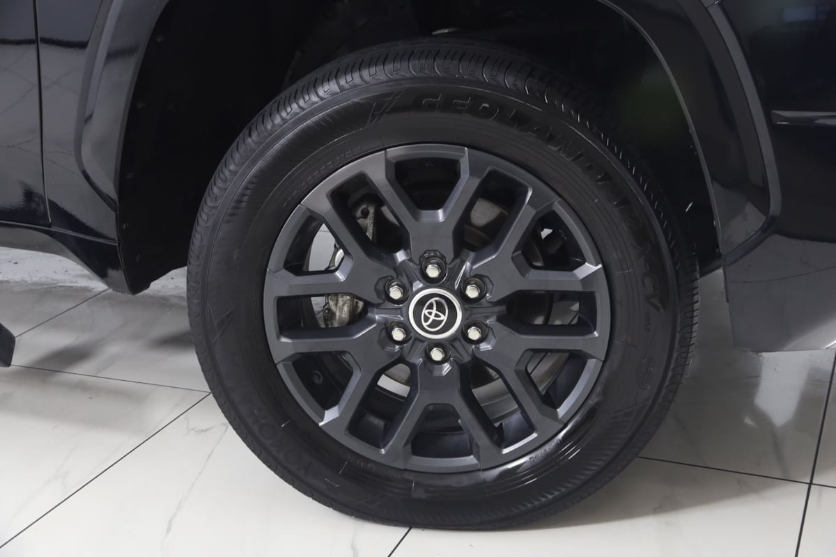 Used 2023 Toyota Tundra Platinum AWD/4WD image 17