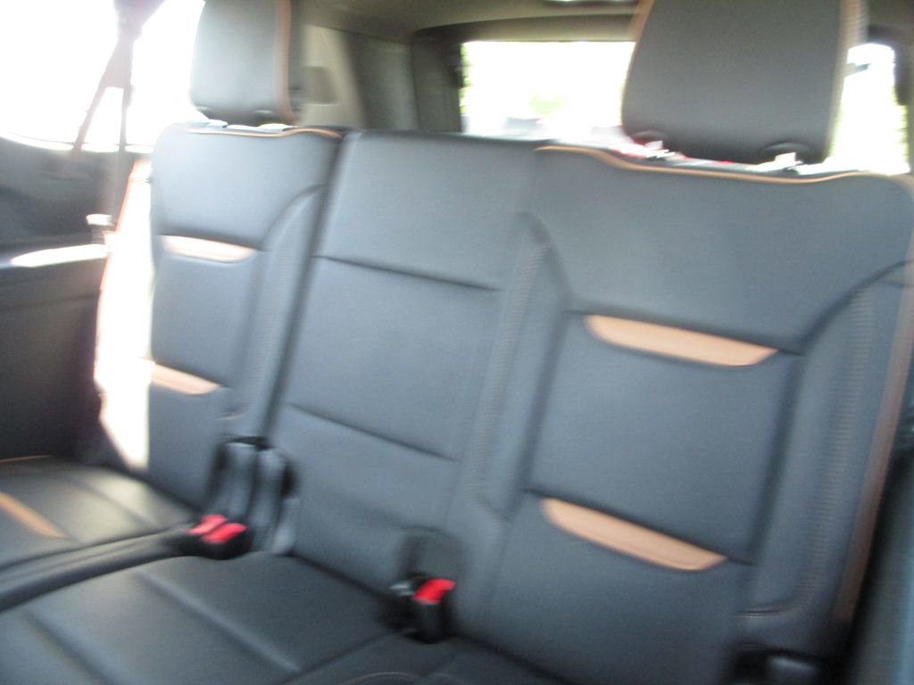 Used 2024 GMC Yukon XL AT4 w/ Technology Package AWD/4WD image 23
