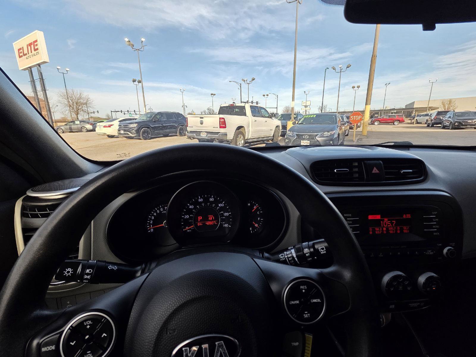 Used 2014 Kia Soul + image 22