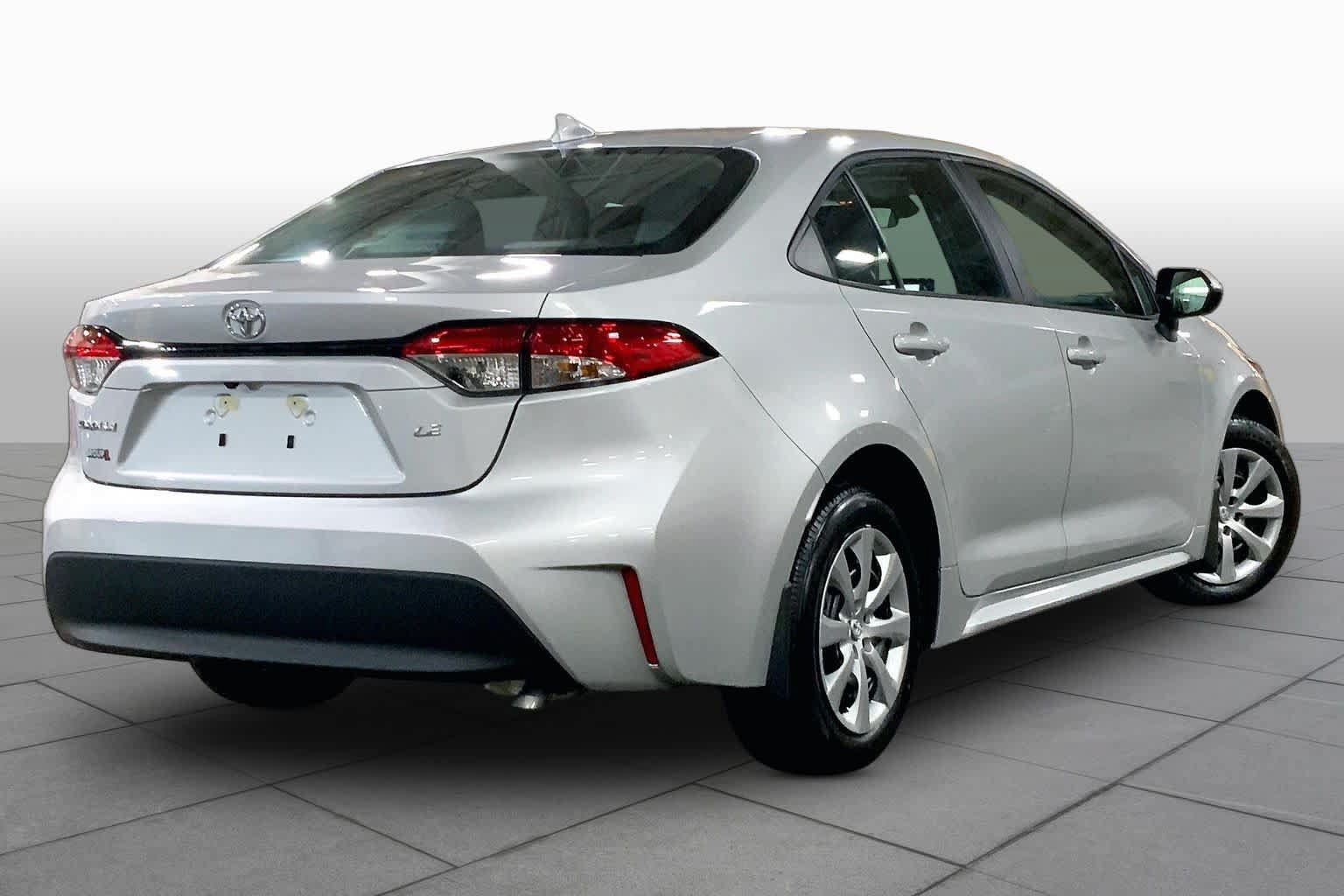 Used 2026 Toyota Corolla LE FWD image 13
