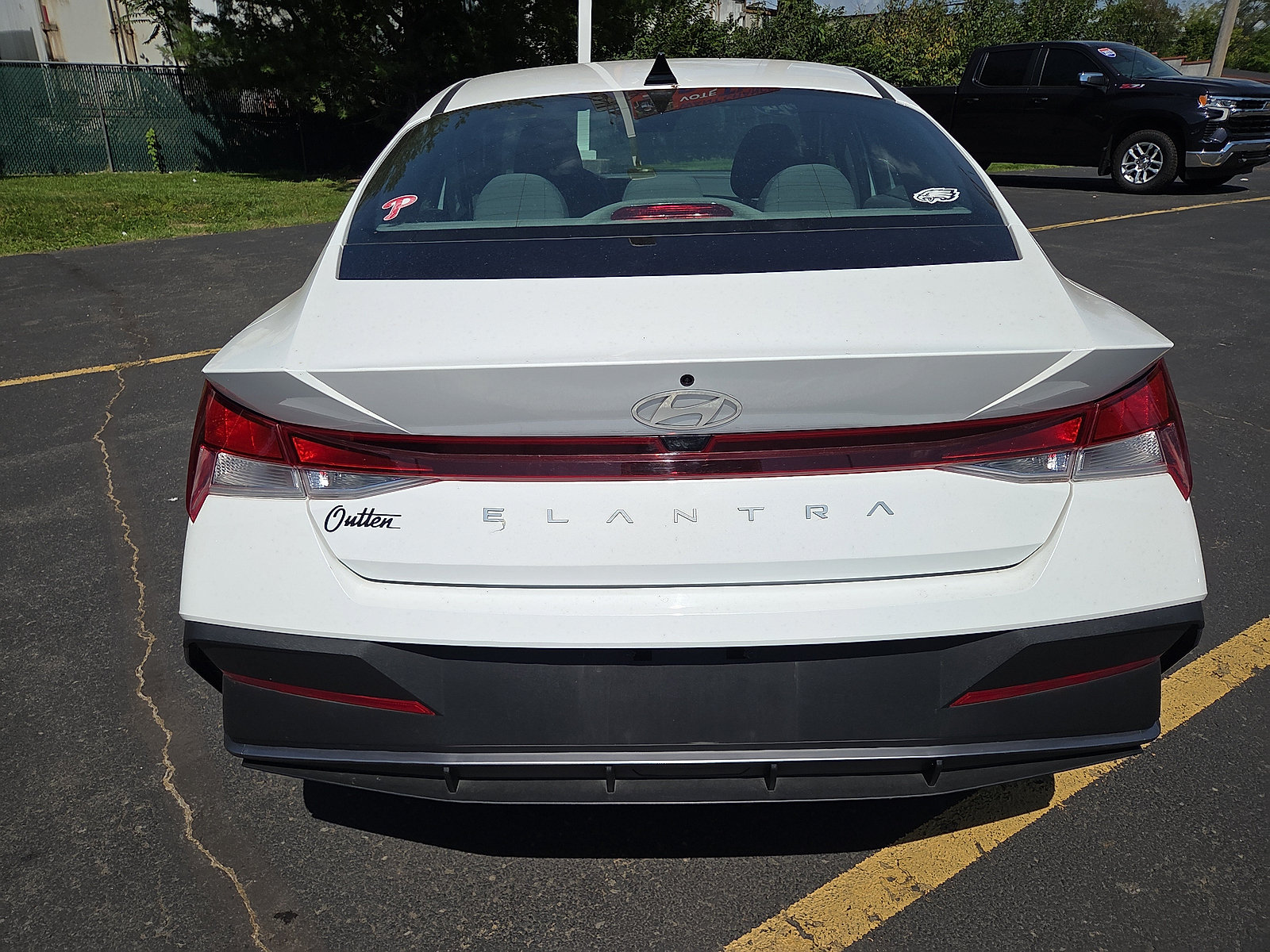 Used 2024 Hyundai Elantra SE FWD image 4