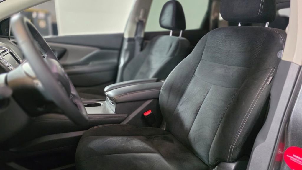 Used 2019 Nissan Murano SV image 18