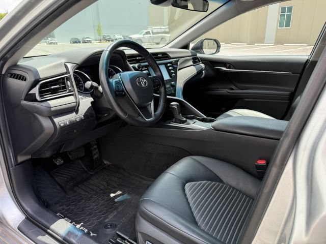 Used 2020 Toyota Camry SE FWD image 12