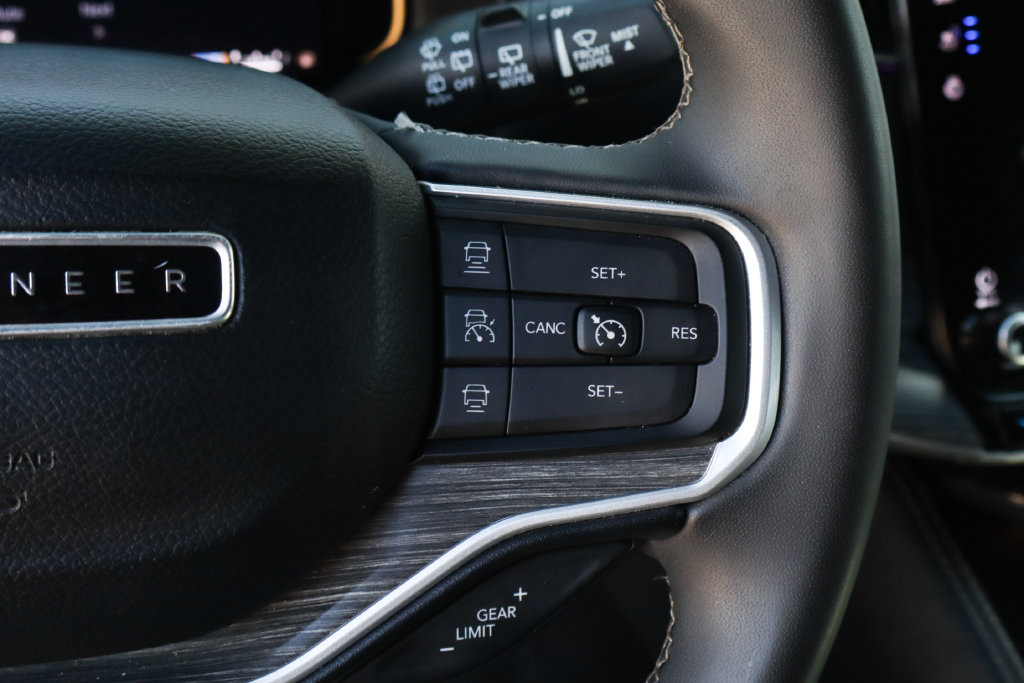 Used 2024 Jeep Wagoneer Series II RWD image 26