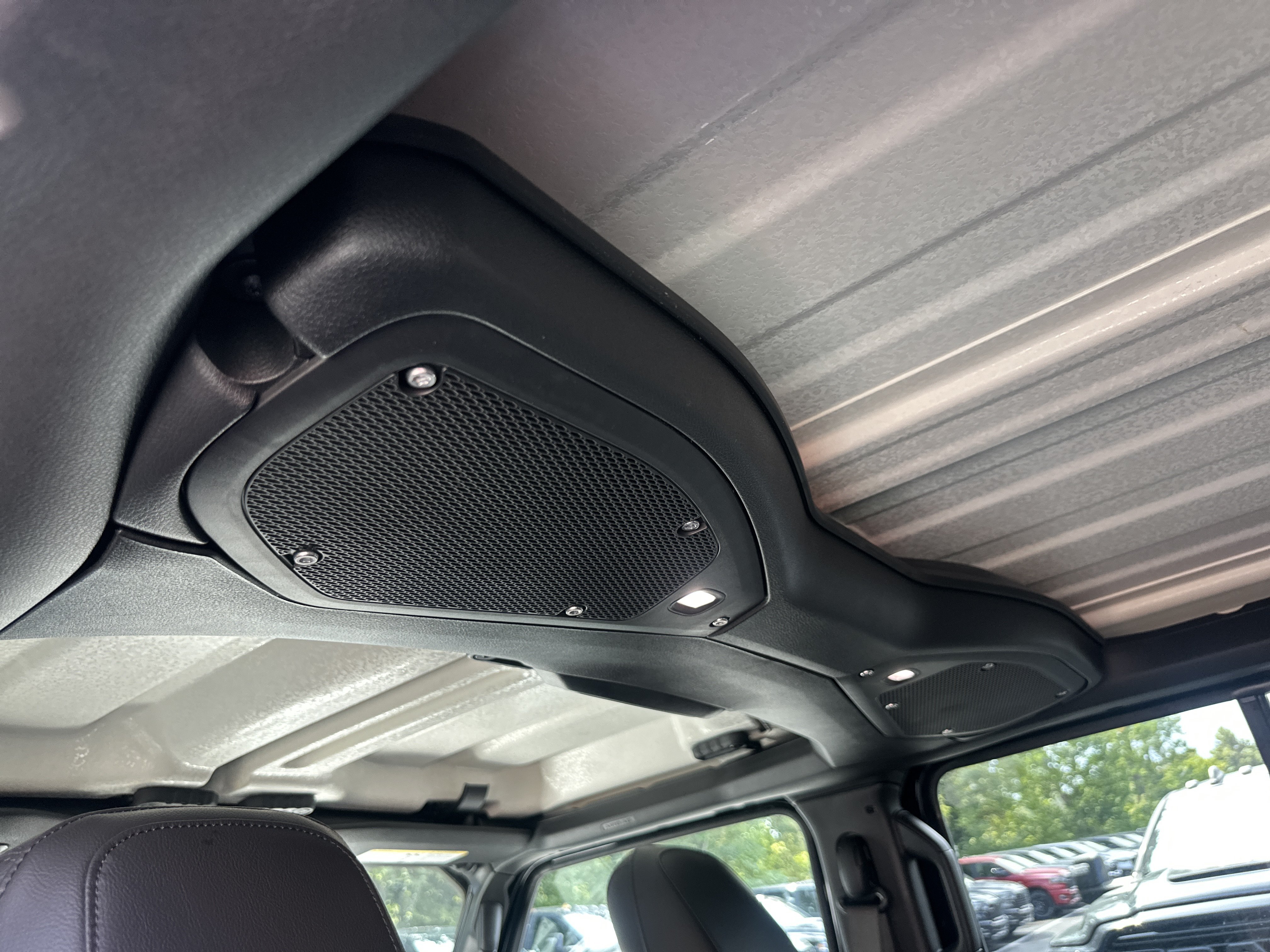 New 2027 Jeep Wrangler Unlimited Sahara AWD/4WD image 30