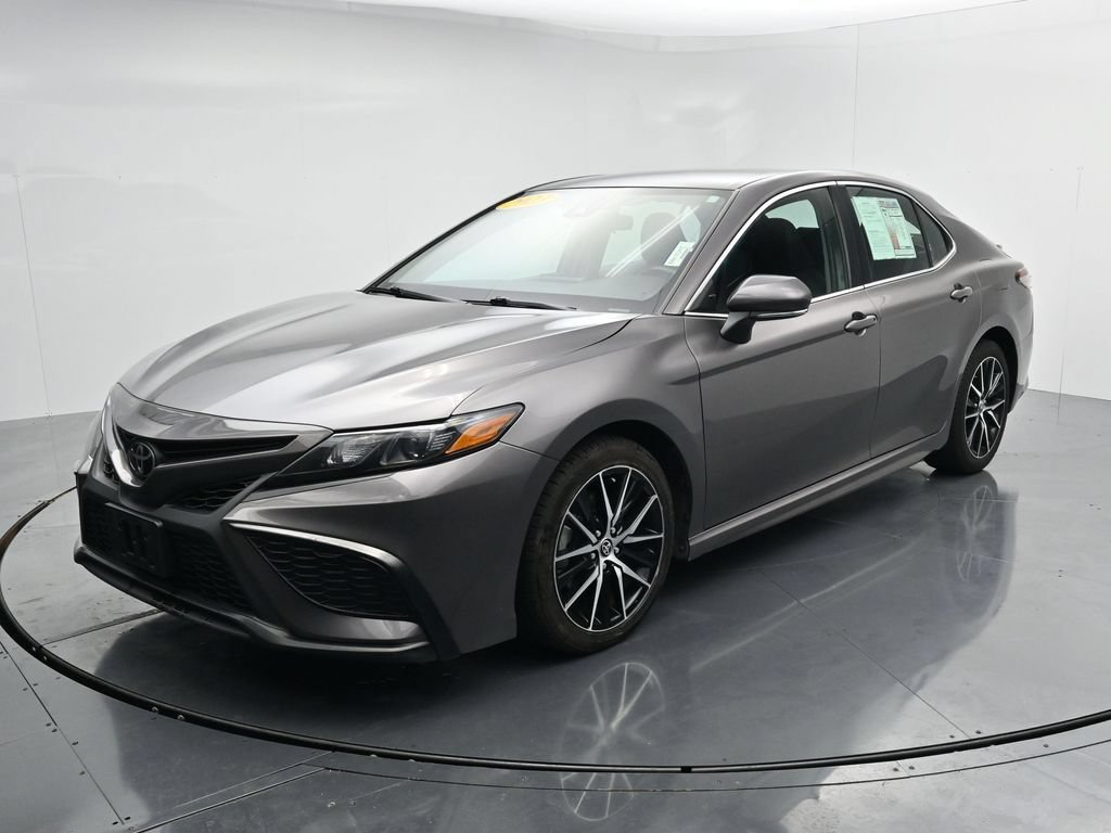Used 2023 Toyota Camry SE FWD image 4