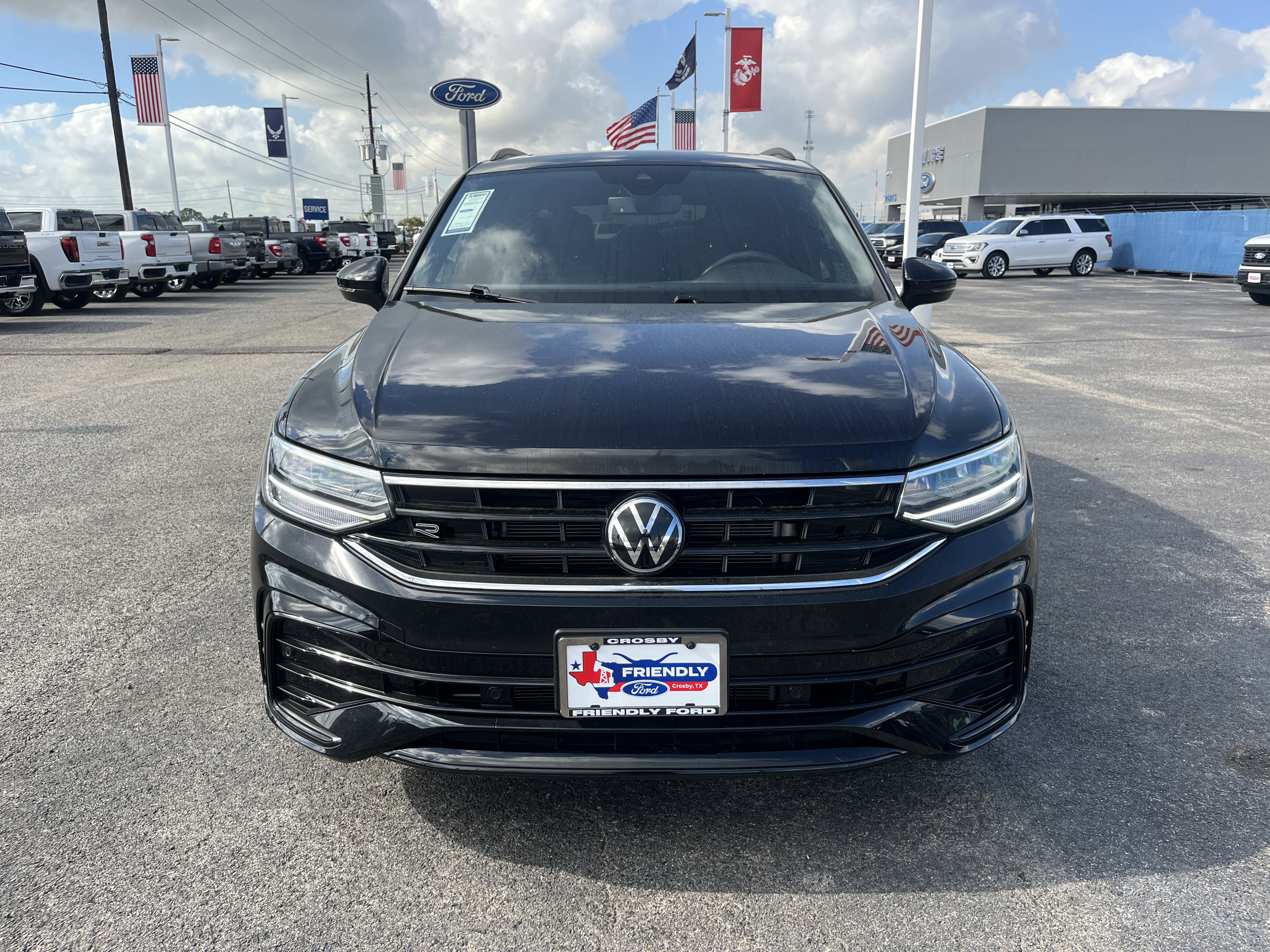 Used 2024 Volkswagen Tiguan SE R-Line image 8