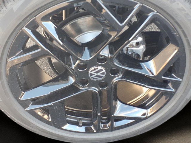 New 2026 Volkswagen Tiguan SE R-Line image 5