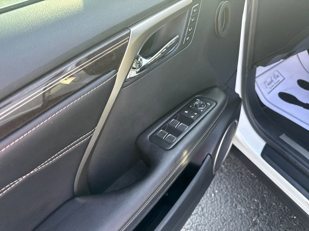 Used 2020 Lexus RX 350L Luxury w/ Accessory Package FWD image 14