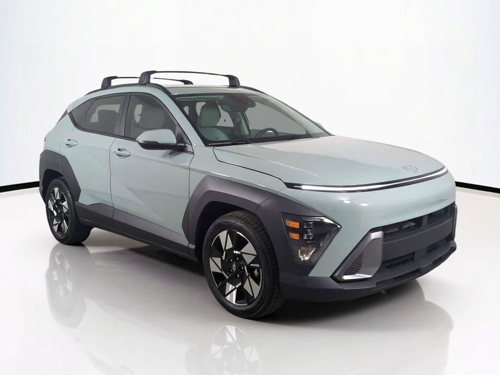 Used 2025 Hyundai Kona SEL FWD image 2