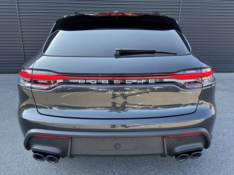 New 2026 Porsche Macan AWD/4WD image 4