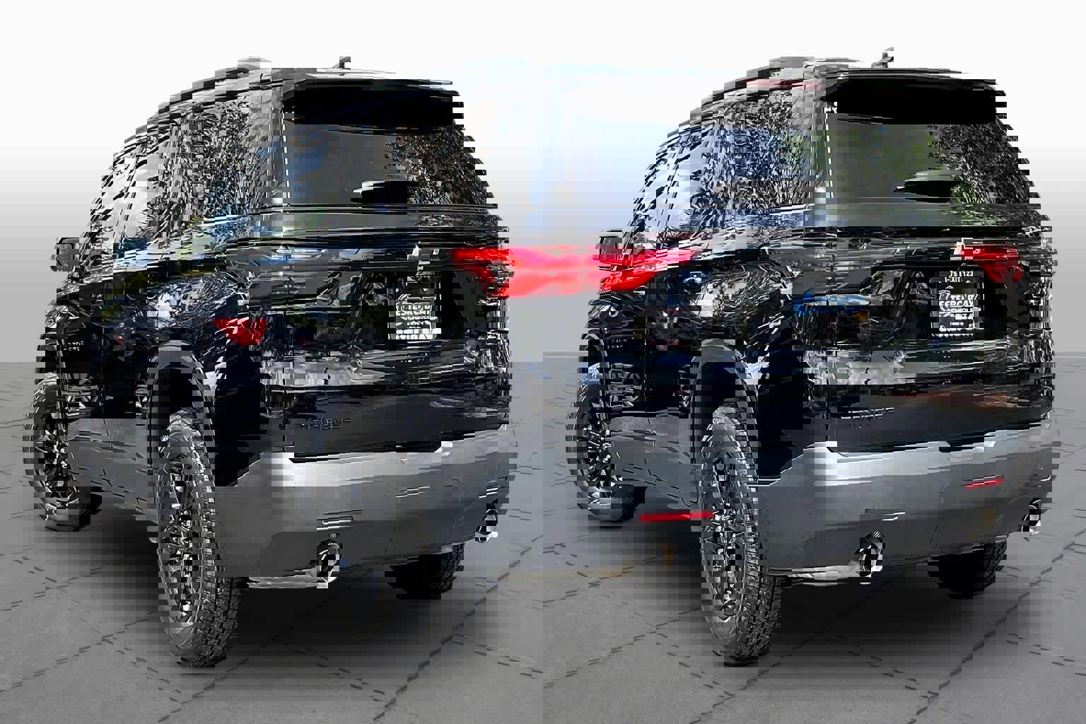 Certified 2023 Chevrolet Traverse LS w/ Midnight/Sport Edition image 12