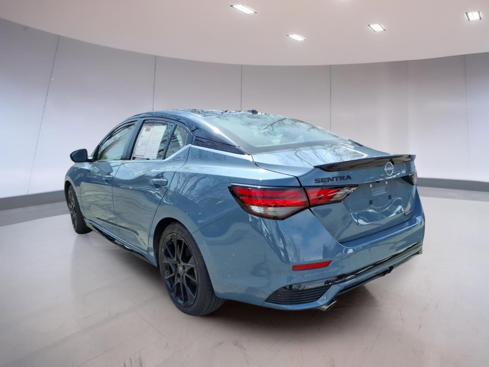 Used 2025 Nissan Sentra SR w/ Midnight Edition FWD image 3
