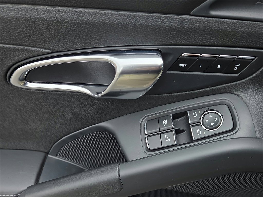 Used 2013 Porsche Boxster S image 8