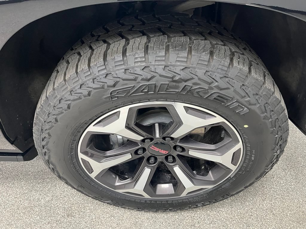 Used 2025 GMC Yukon AT4 Ultimate w/ LPO, Floor Liner Package AWD/4WD image 18
