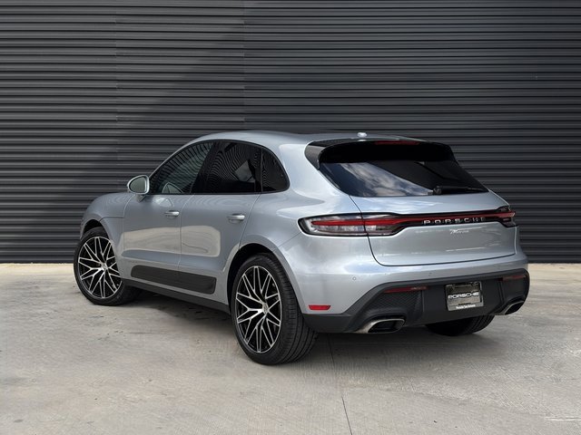 Certified 2025 Porsche Macan image 3