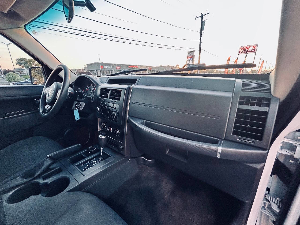 Used 2012 Jeep Liberty Sport image 38