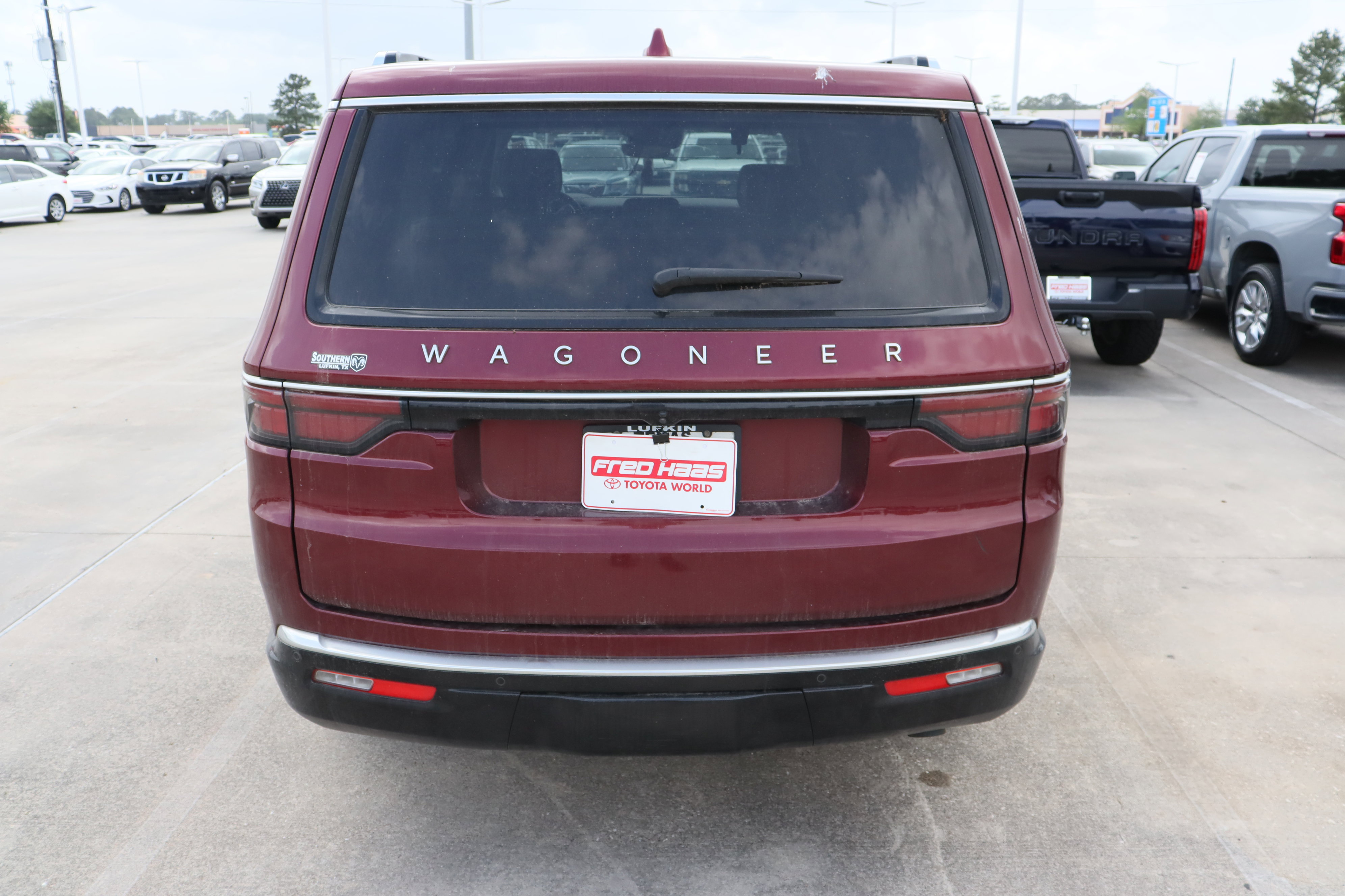 Used 2023 Jeep Wagoneer 2WD w/ Premium Group I image 9