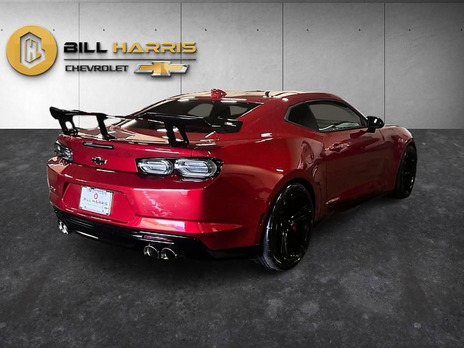 Used 2020 Chevrolet Camaro ZL1 RWD image 2