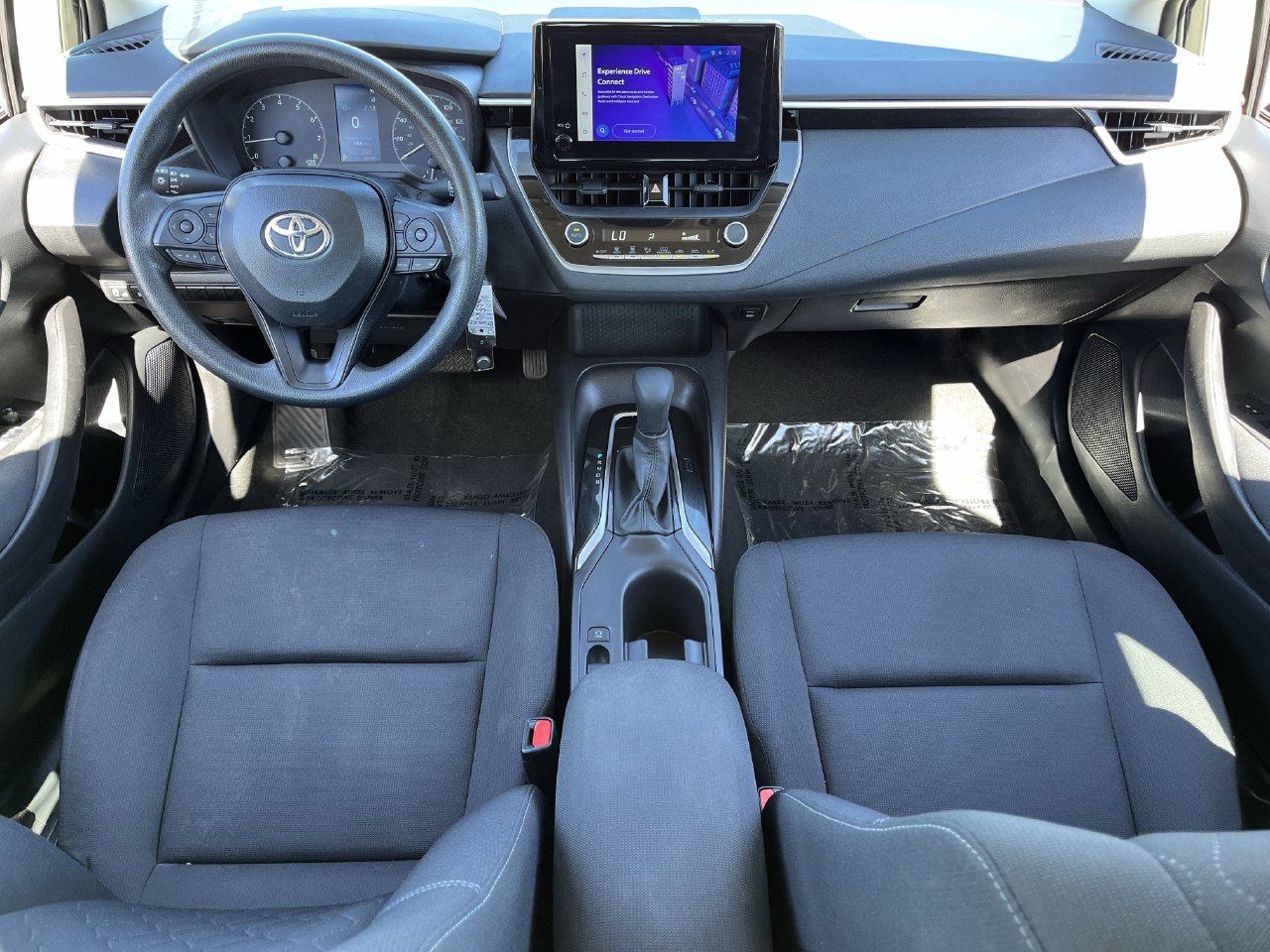 Used 2025 Toyota Corolla LE FWD image 9