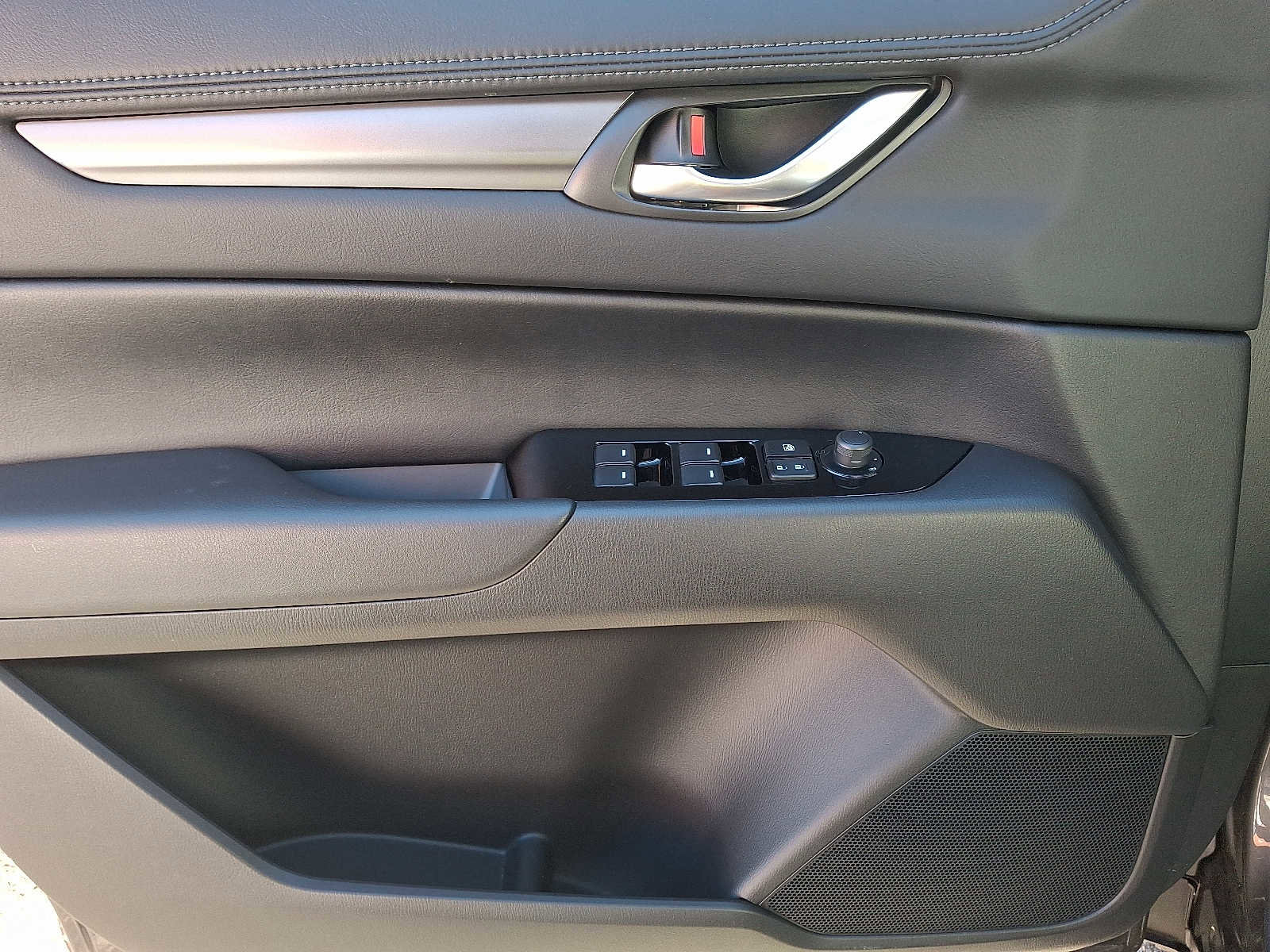 Used 2025 MAZDA CX-5 AWD 2.5 S w/ Preferred Package image 12