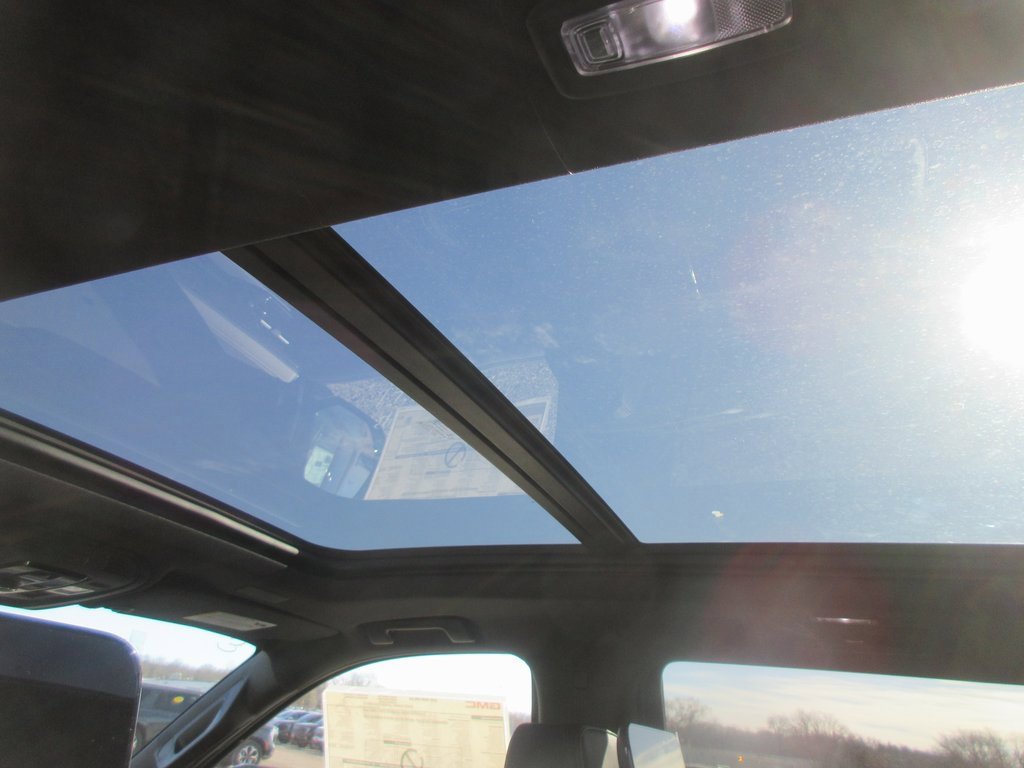 New 2026 GMC Yukon AT4 w/ AT4 Premium Plus Package image 15