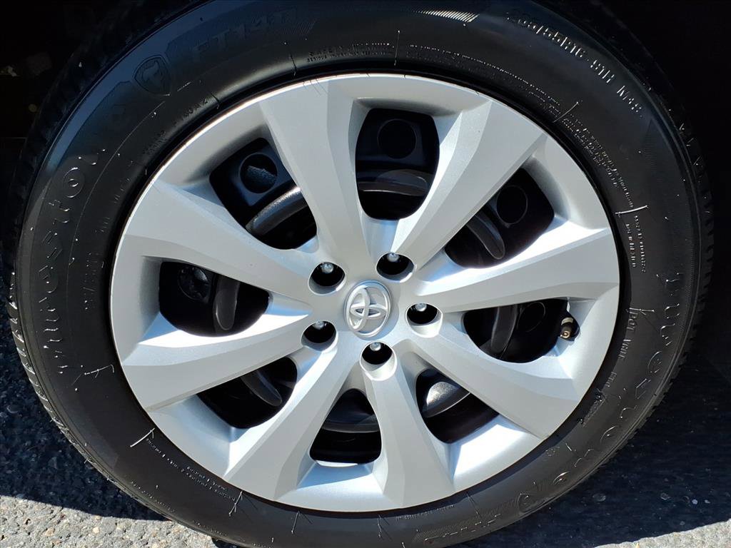 Used 2024 Toyota Corolla LE image 9