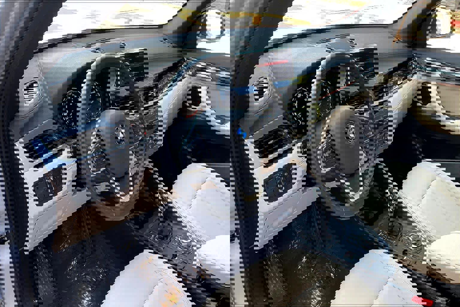 Used 2021 BMW X1 xDrive28i w/ Convenience Package image 14