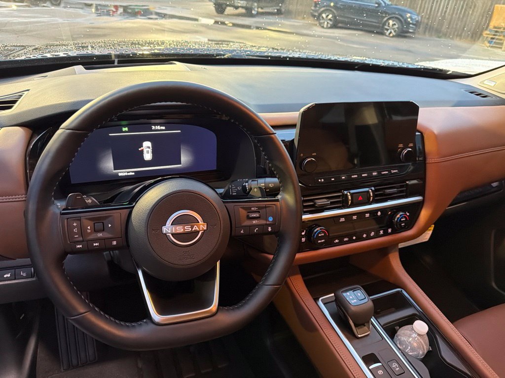 Used 2025 Nissan Pathfinder Platinum w/ Cargo Package AWD/4WD image 7