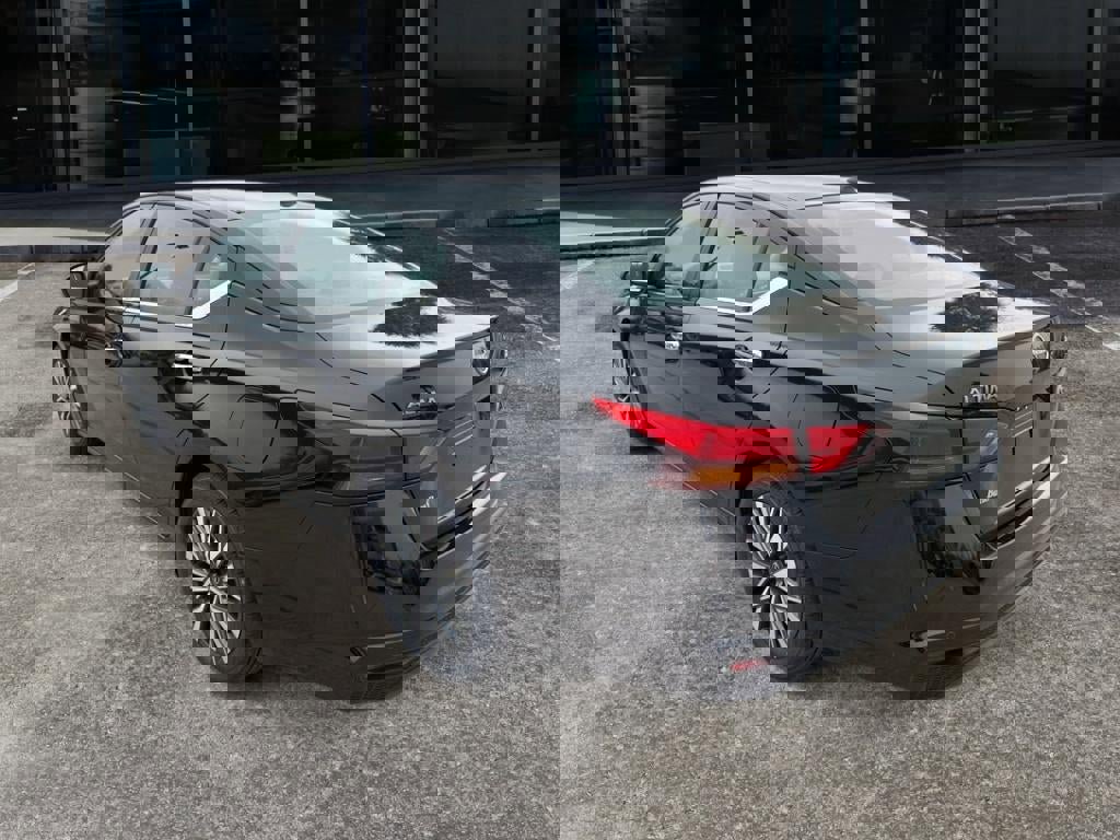 Used 2024 Nissan Altima 2.5 SV image 5