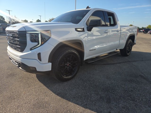 Used 2022 GMC Sierra 1500 Elevation w/ X31 Off-Road Package AWD/4WD image 8