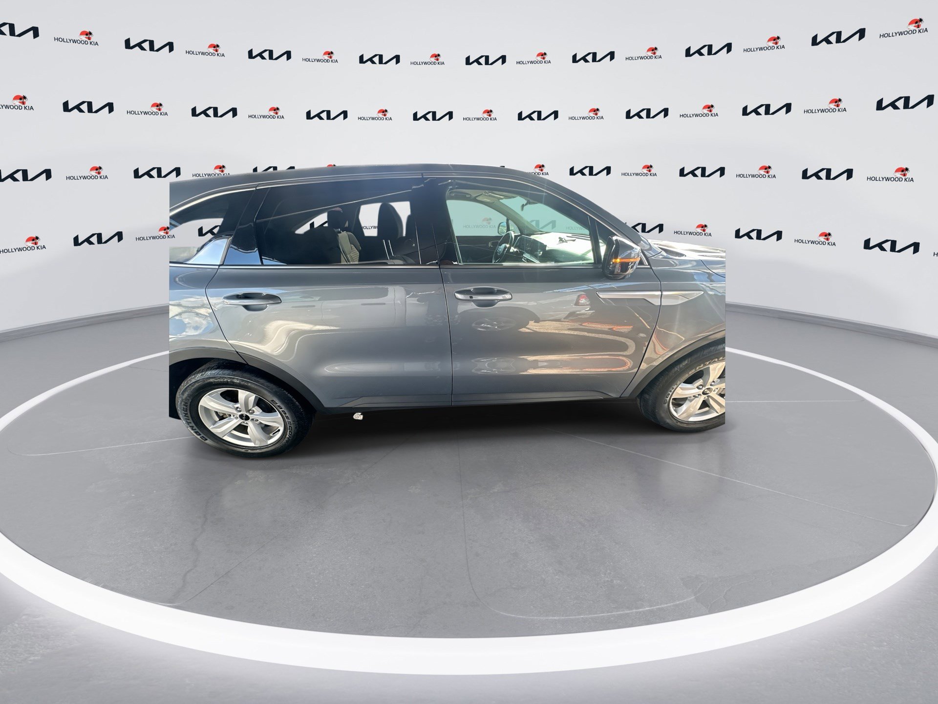 Certified 2024 Kia Sorento LX image 9