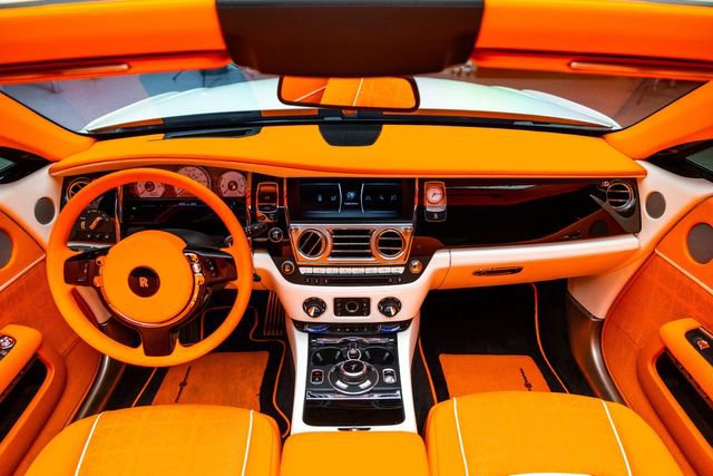 Used 2020 Rolls-Royce Dawn RWD image 19