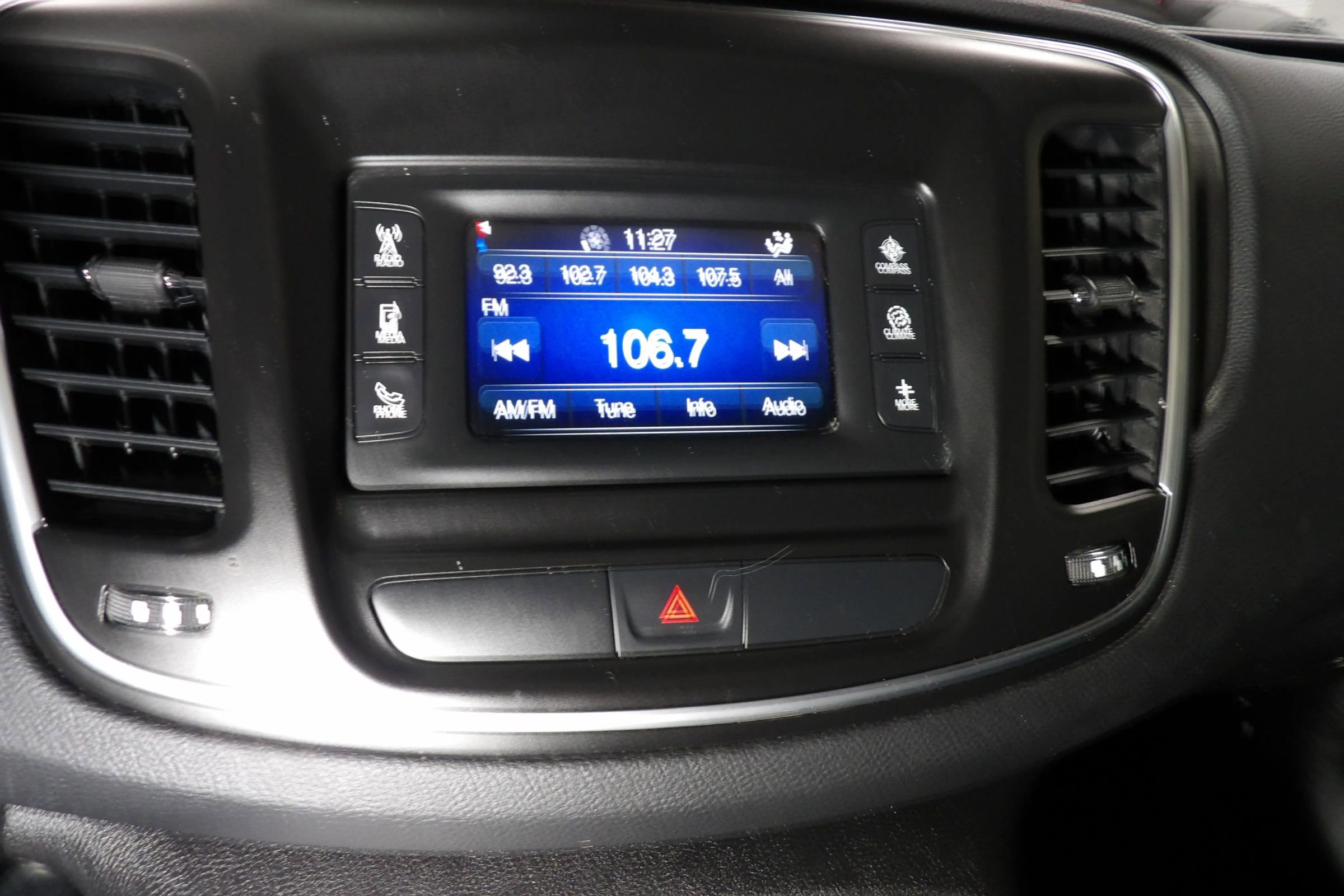 Used 2016 Chrysler 200 Limited FWD image 12