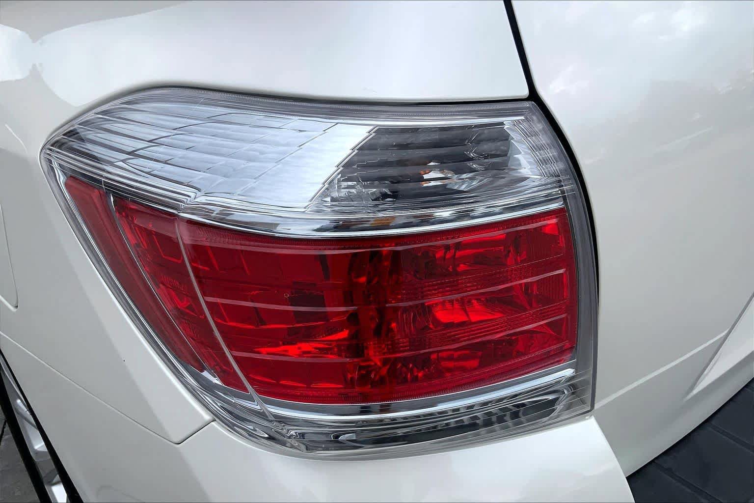 Used 2013 Toyota Highlander Limited image 28