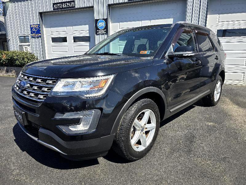 Used 2017 Ford Explorer XLT