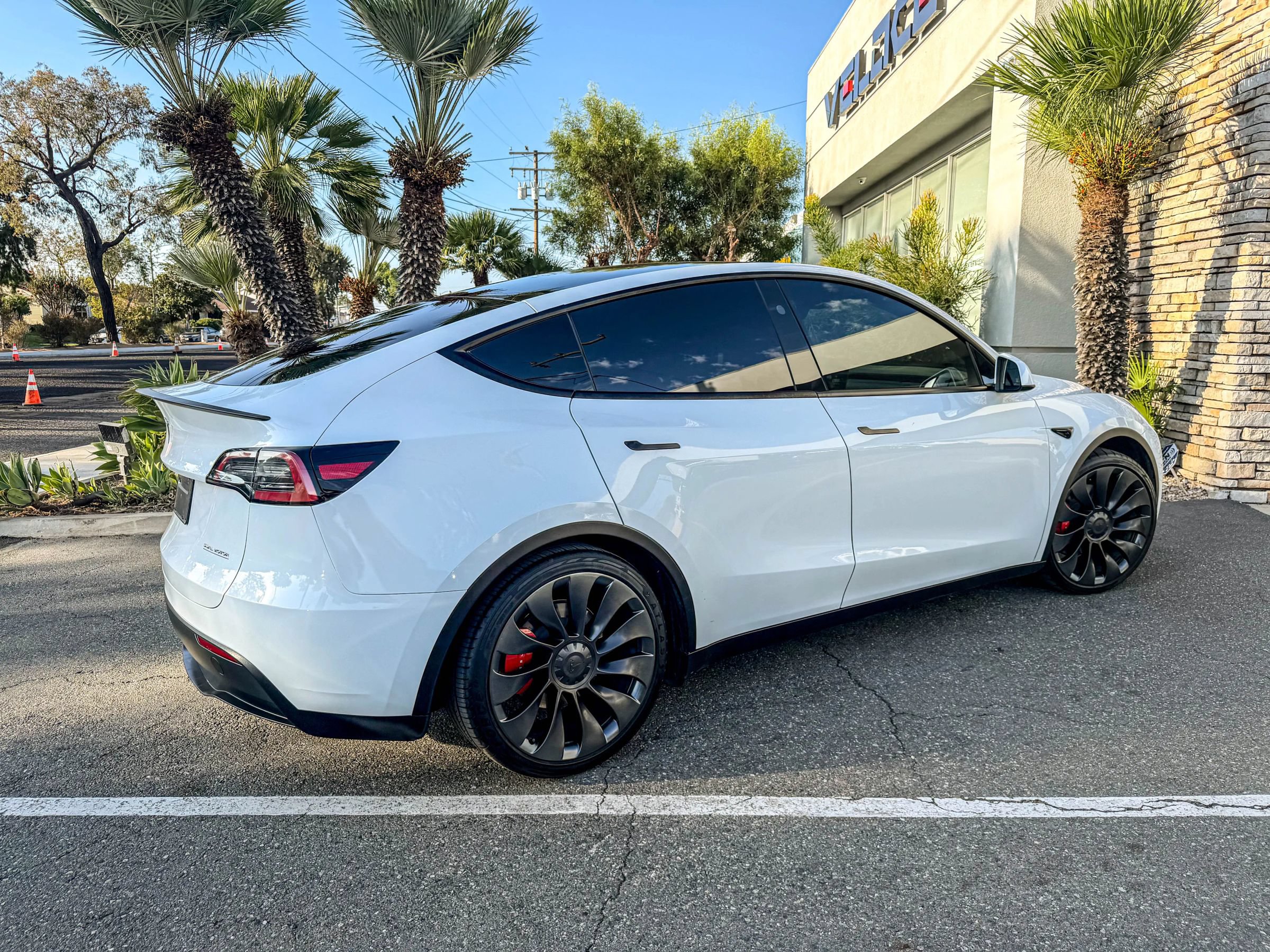 Used 2023 Tesla Model Y Performance AWD/4WD image 7